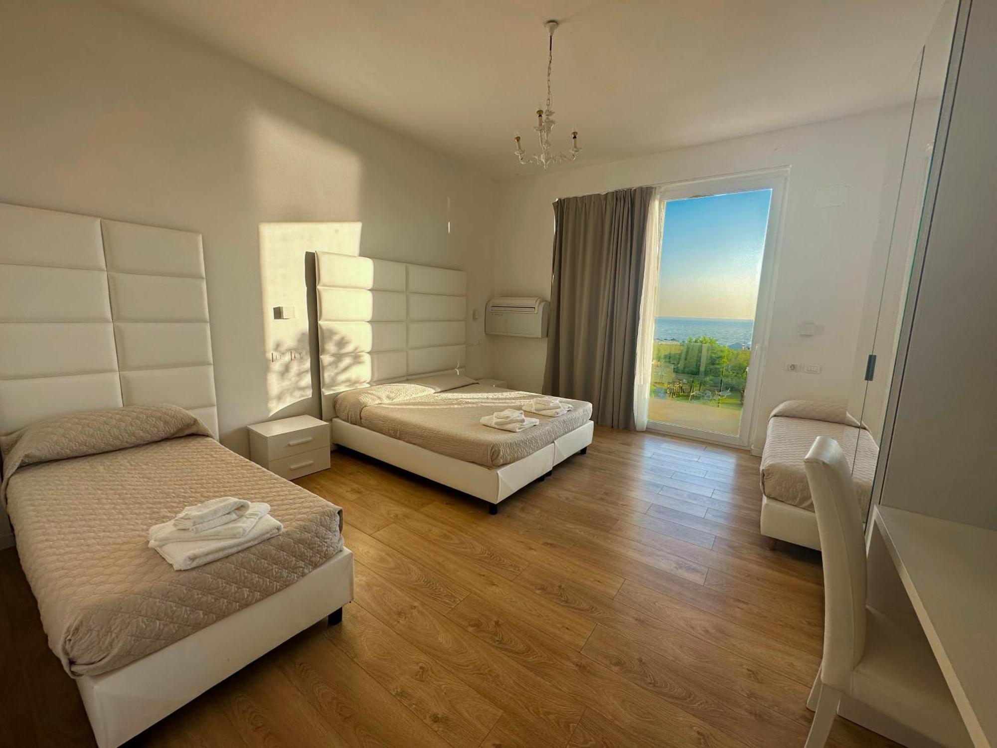 Artemide Mare Hotel 3*