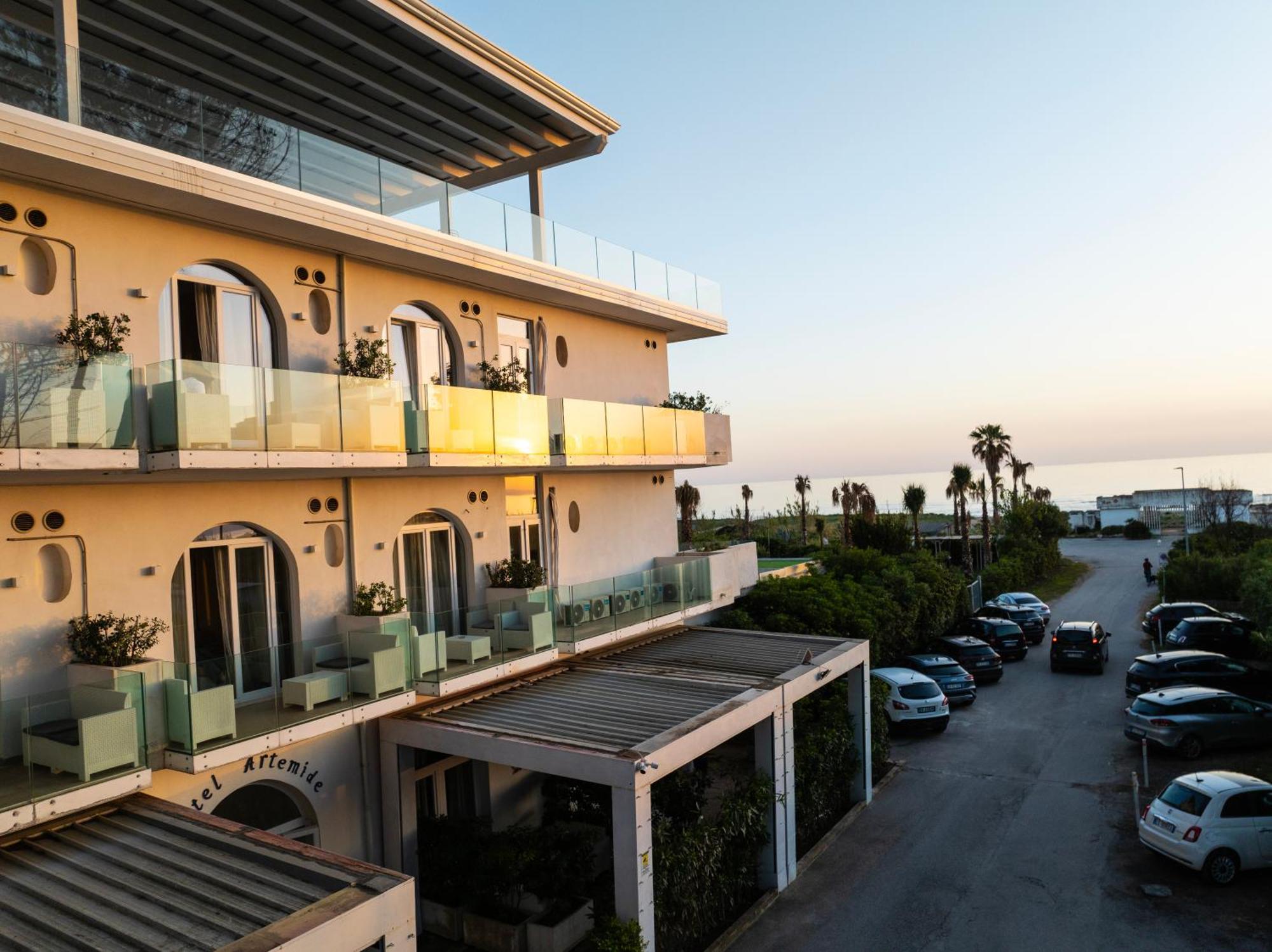 Hotel Artemide Mare 3*