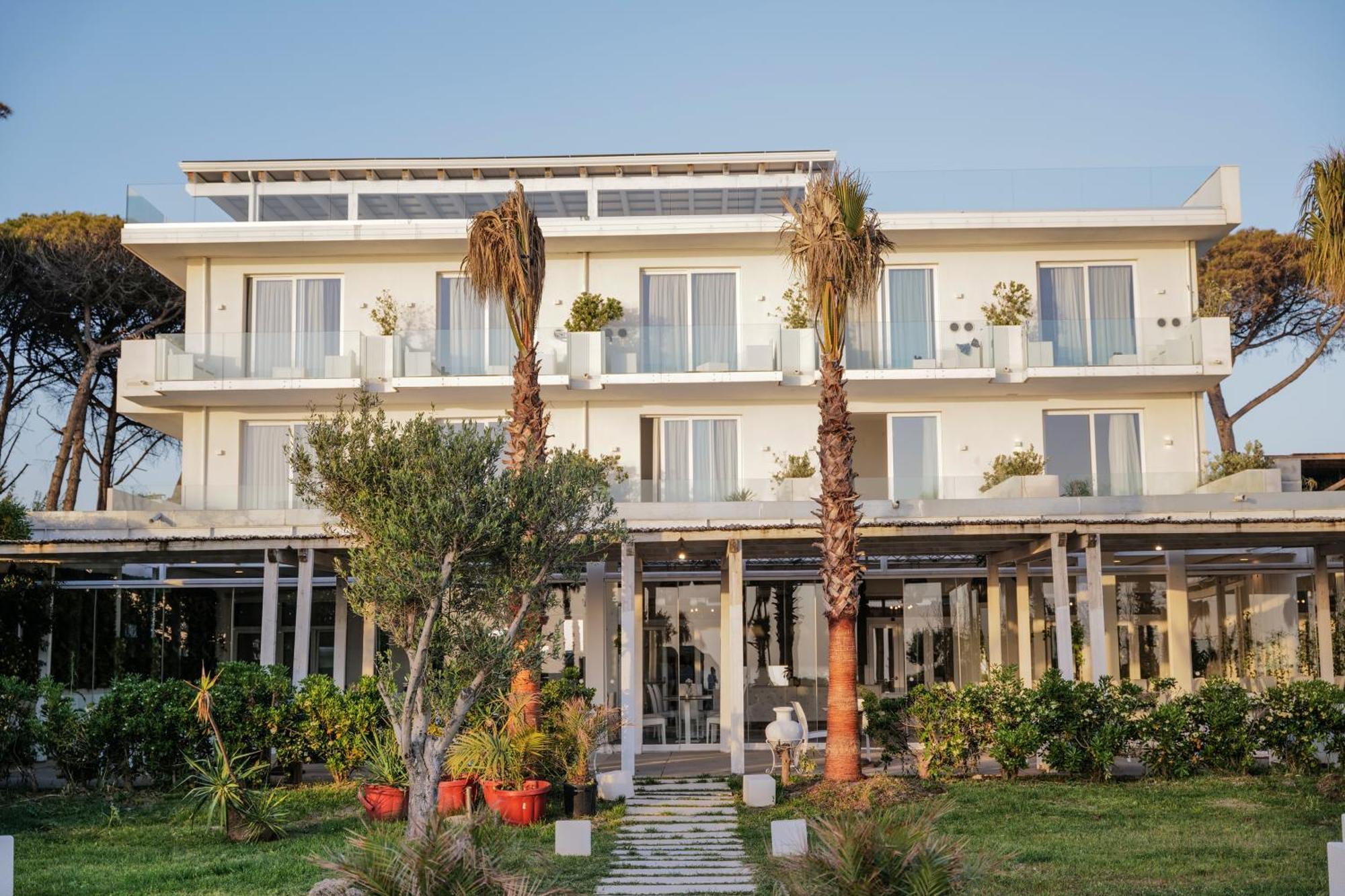 Artemide Mare 3*